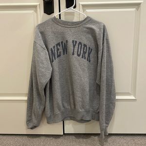 BRANDY MELVILLE/NEW YORK crewneck